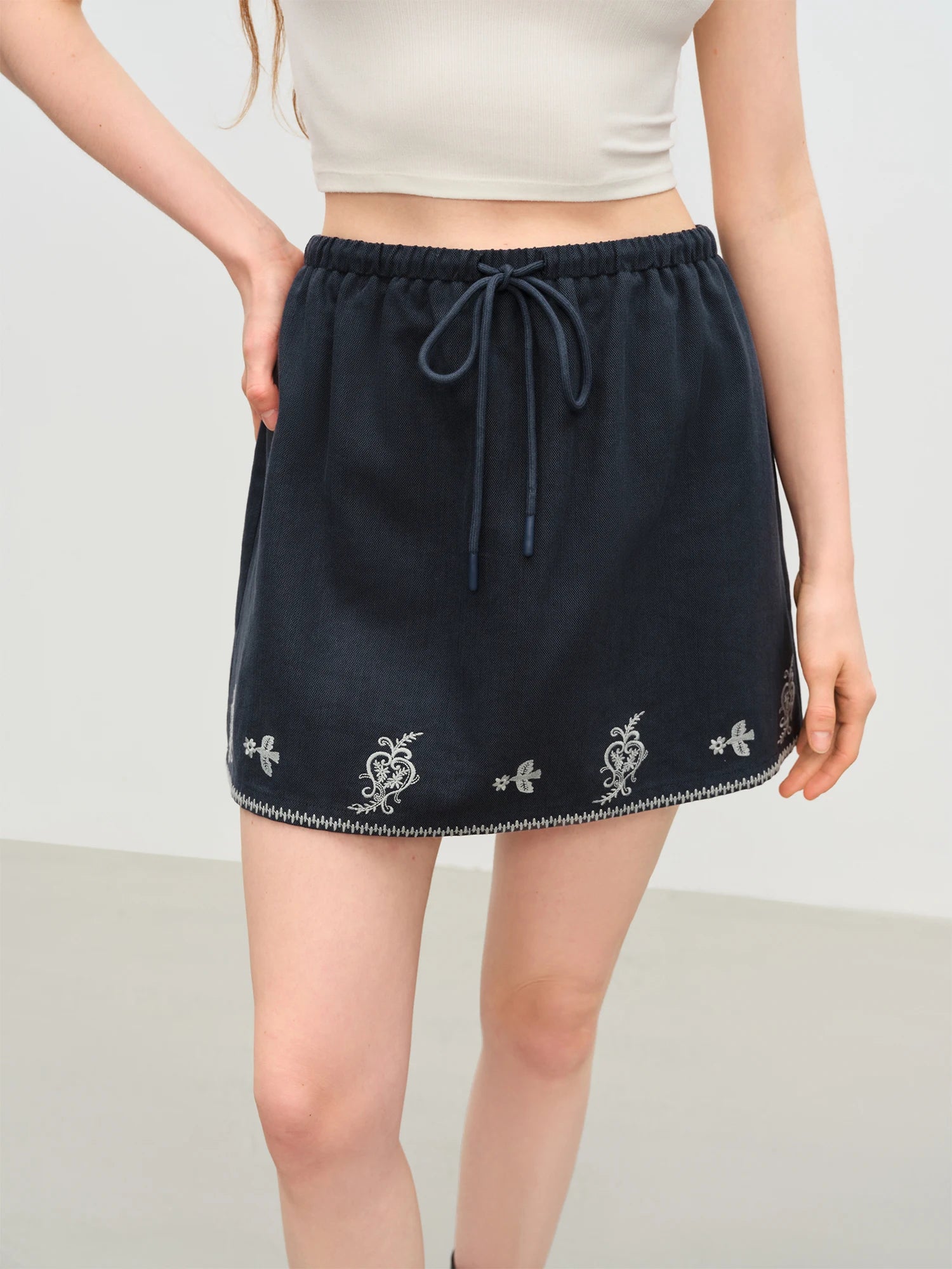 FSLE【Premium Series】Cotton Embroidered Design Short Skirt For Women 2025 New Arrival Spring Autumn Chic Straight Short Skirt