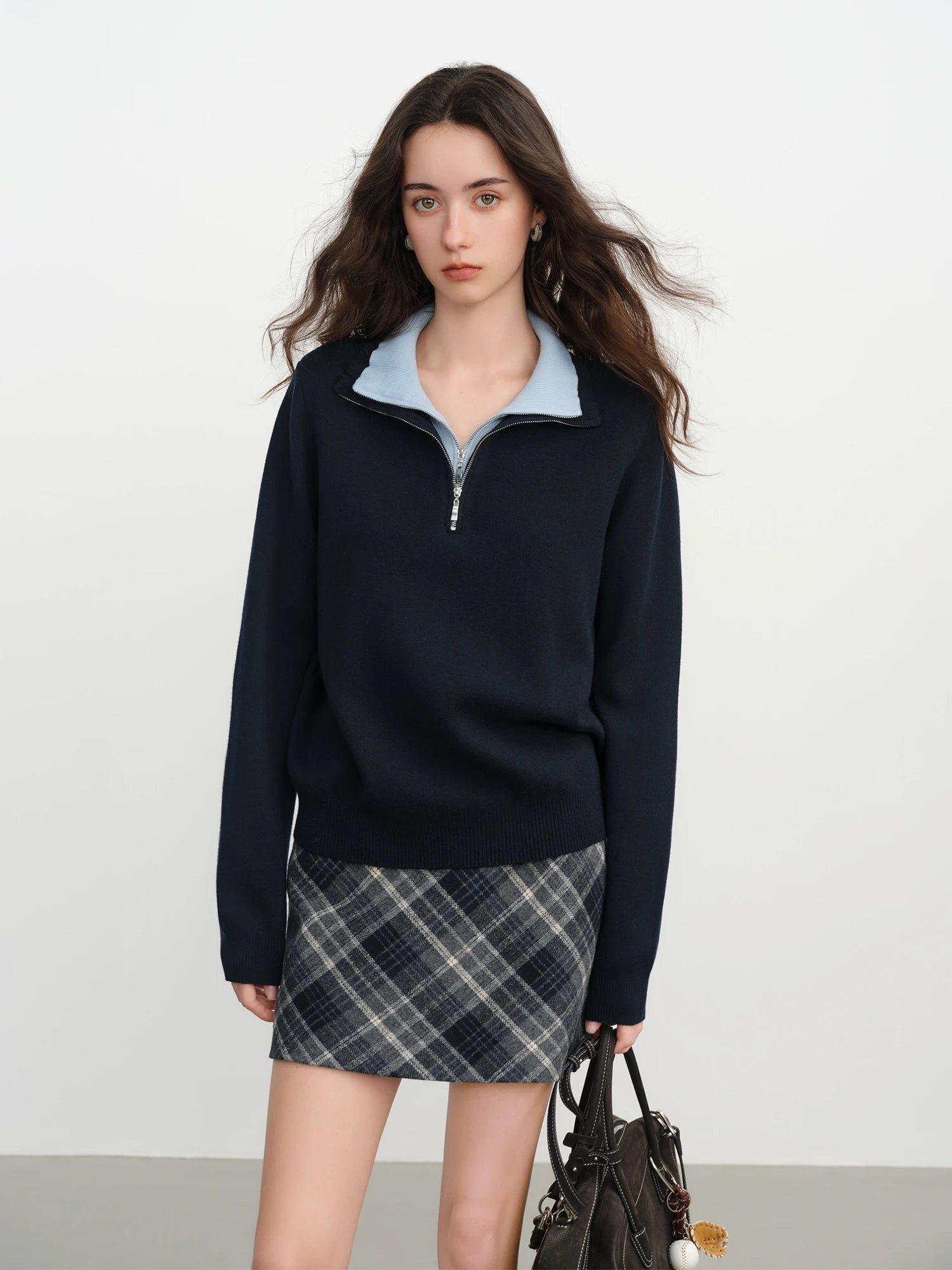 FSLE Color-Block Fake Two-Piece Women's Half-High Collar Knitwear 2025 Winter New Arrival, Versatile Color-Block Knit Pullover