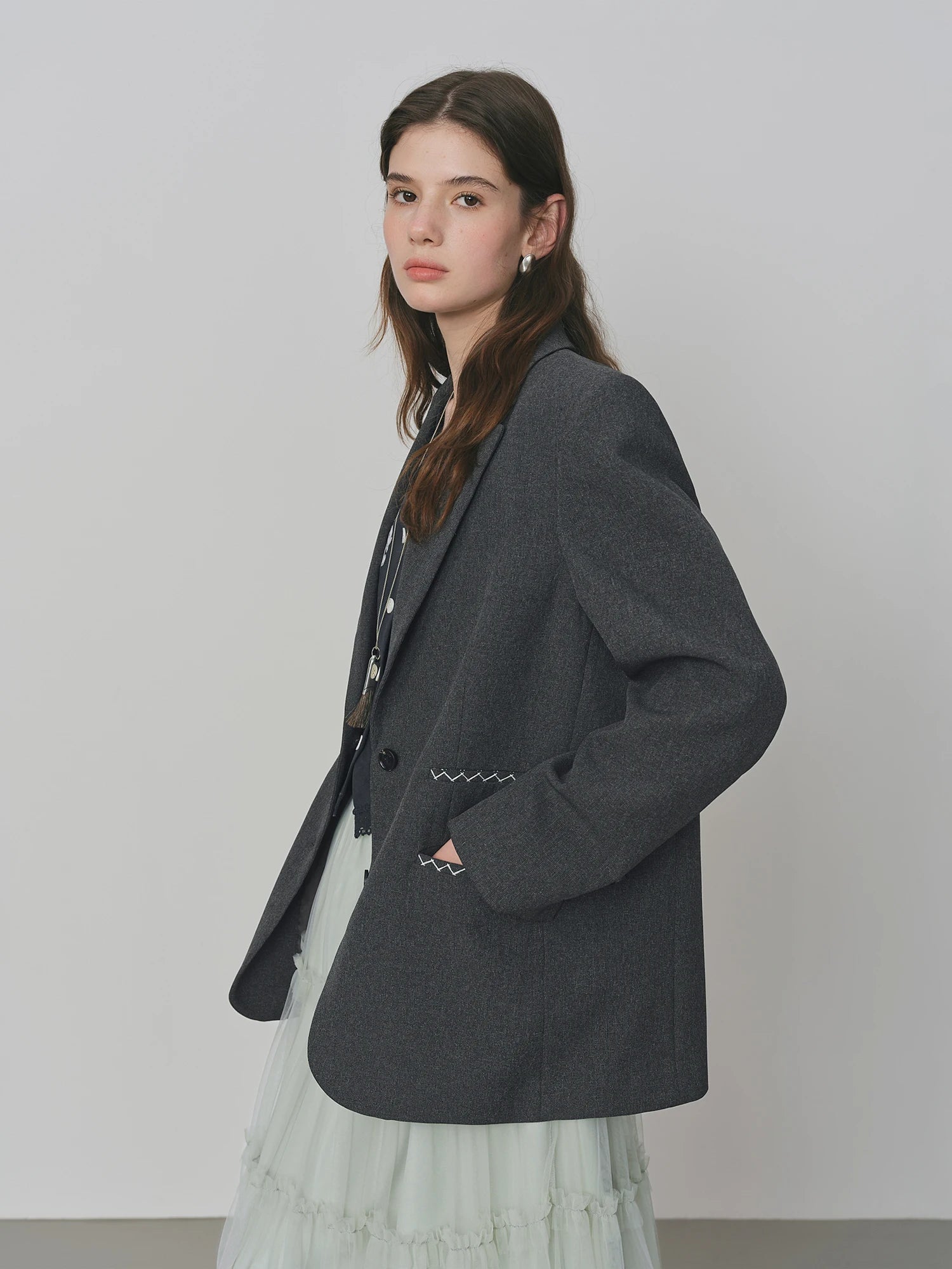 FSLE Contrast Color Line One-pocket Suit Jacket 2025 Autumn New Loose Versatile Notch Lapel Jacket 25FS13150