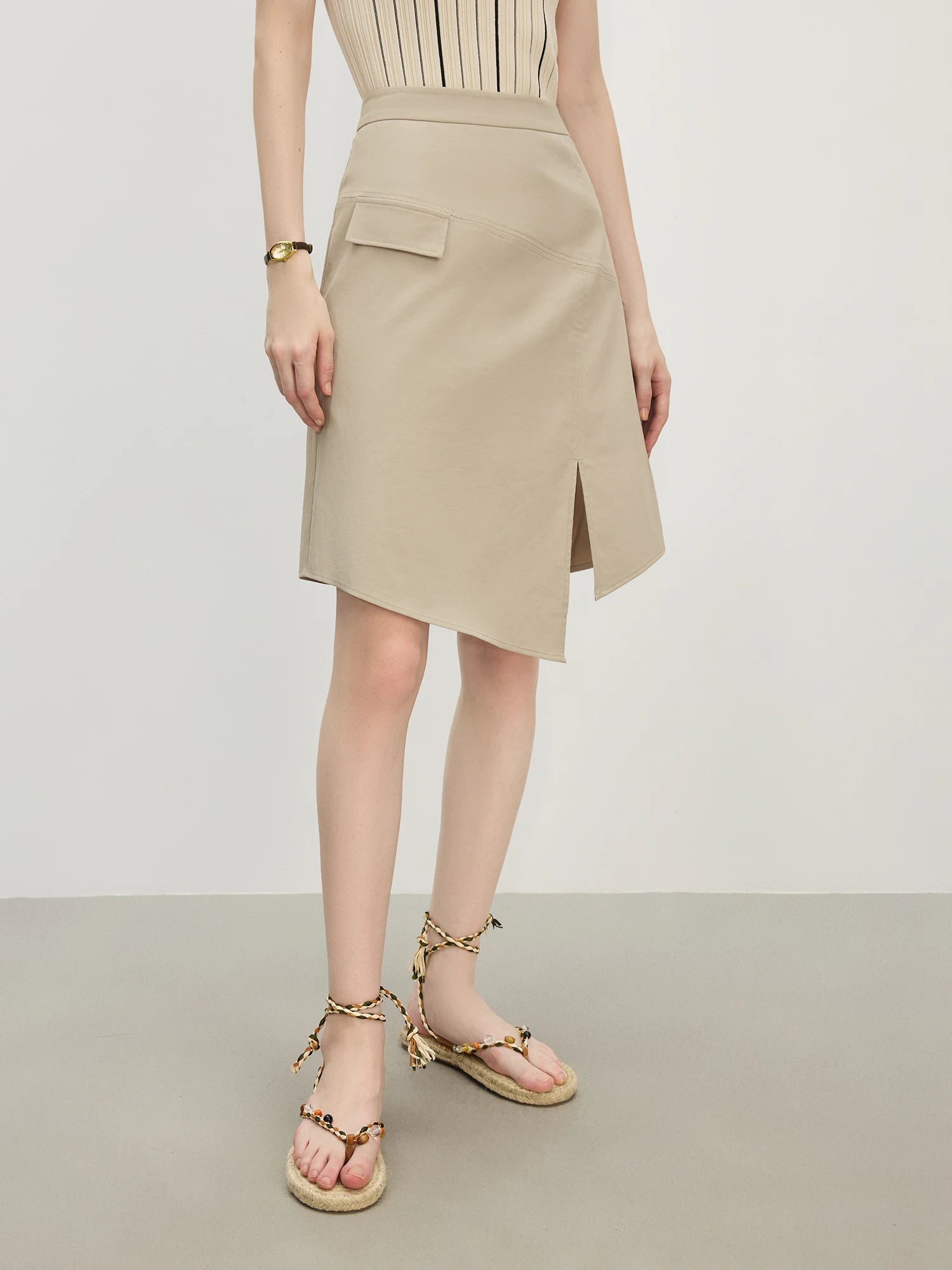 FSLE Women 2025 Summer New Style Design-Sensitive Asymmetric Workwear-Style Half Skirt for Commuting A-Line Mini Skirt 25FS12434