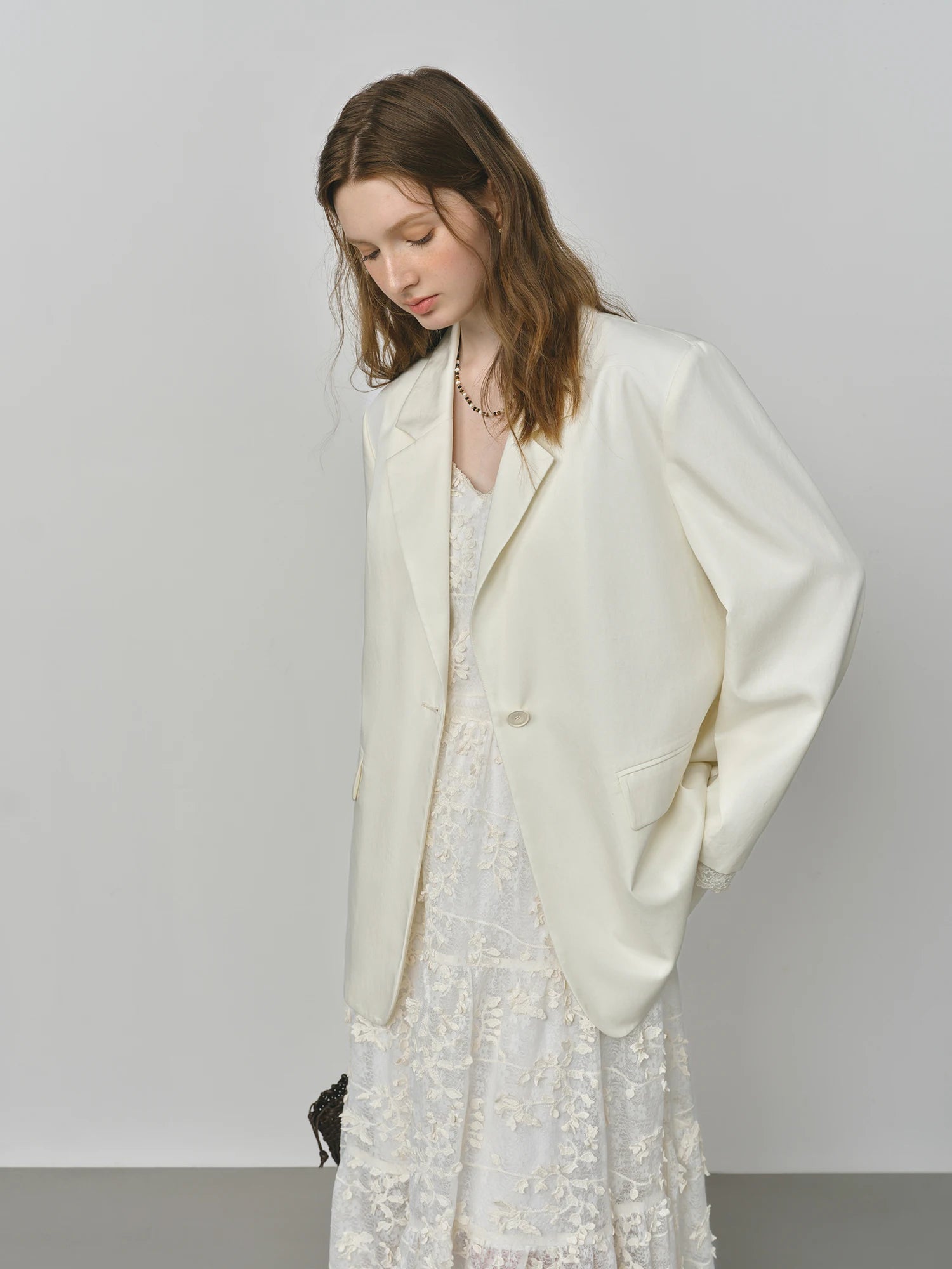 FSLE Design Sensitive French Women's Blazer with Lace Trim  2025 Autumn New Arrival White Suit Blazers 25FS13092