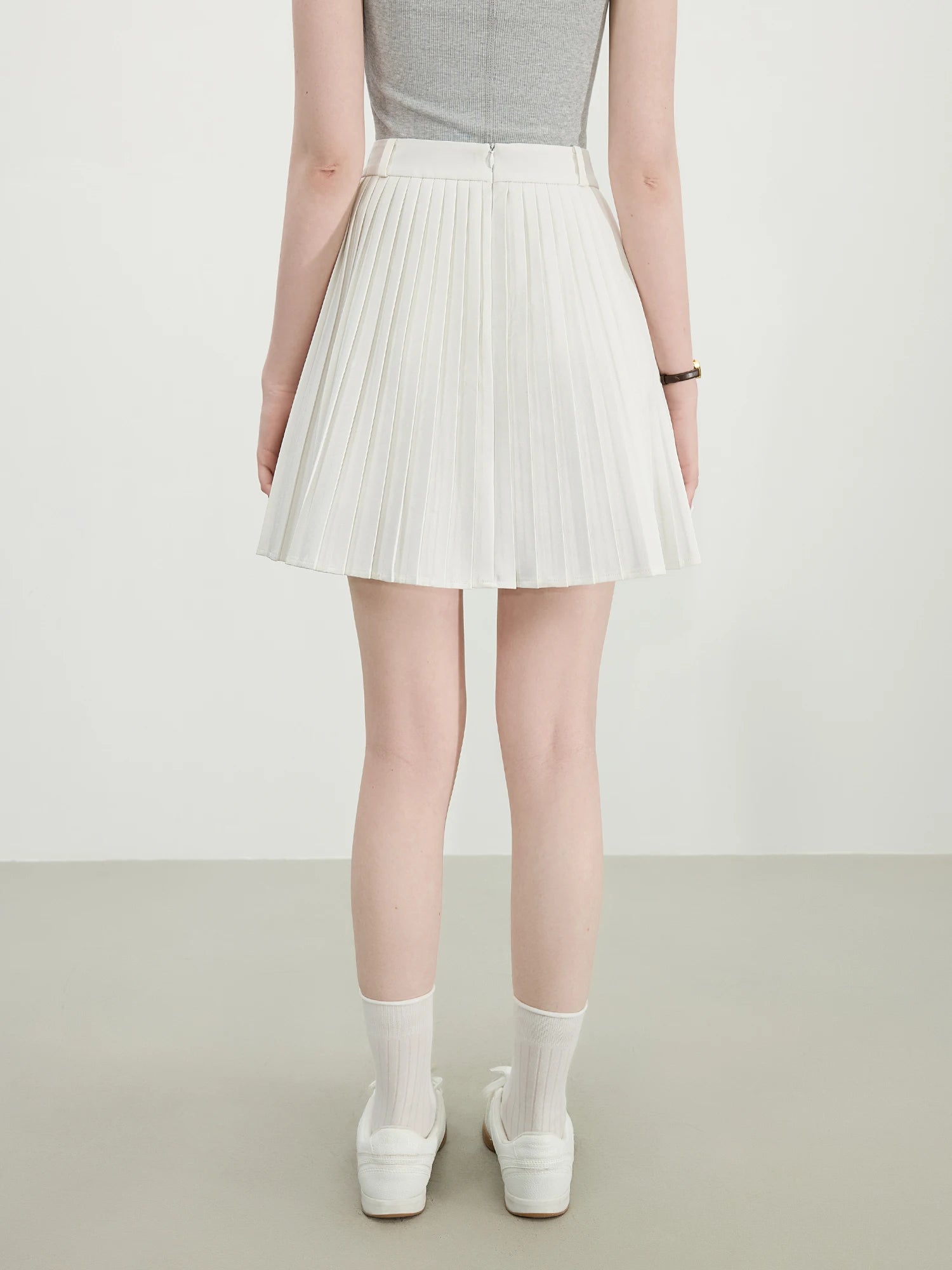 FSLE Office Lady White Wool-Blend Pleated Skirt 2025 Summer Slimming A-Line Mini Office To Chic Versatile Elegance 25FS12212